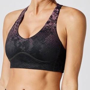 🌵 New! Carbon38 Snake Contour CrossBack Bra